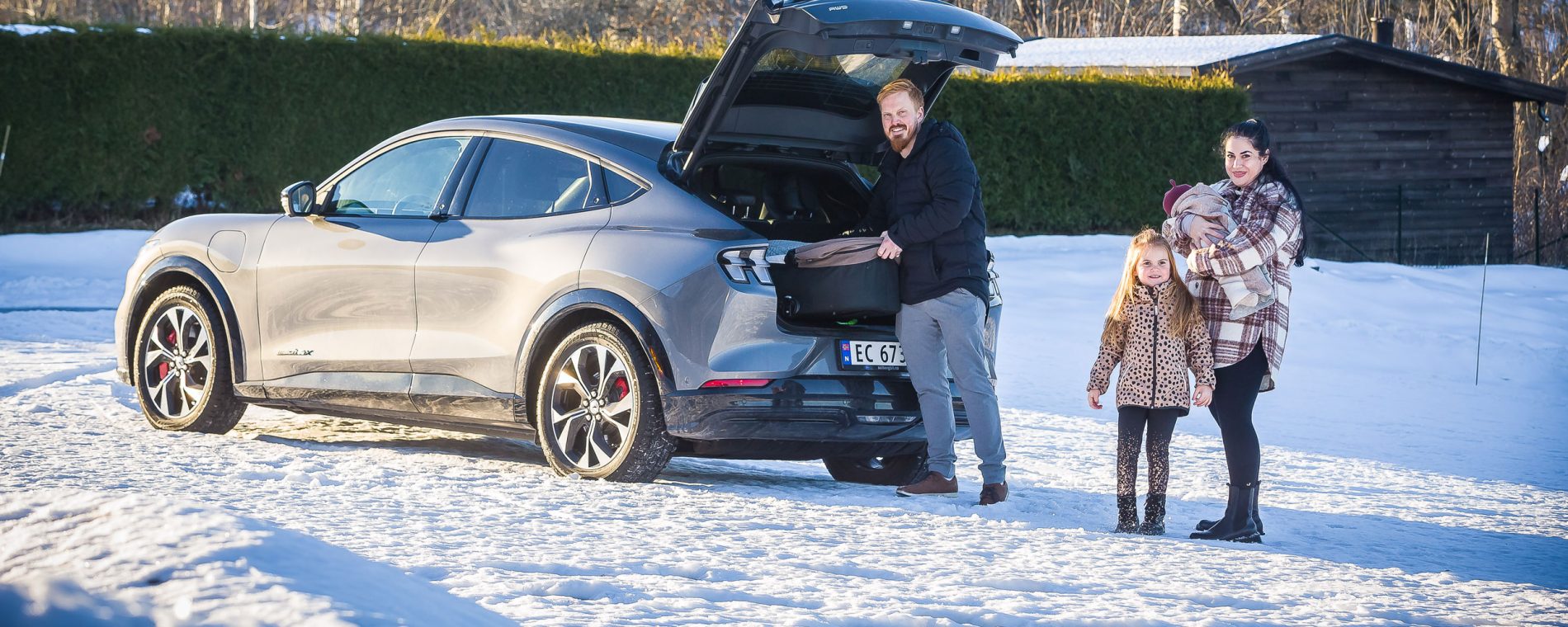 Sara og André har fått seg den perfekte familiebilen. Mustang Mach-E