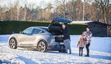 Sara og André har fått seg den perfekte familiebilen. Mustang Mach-E